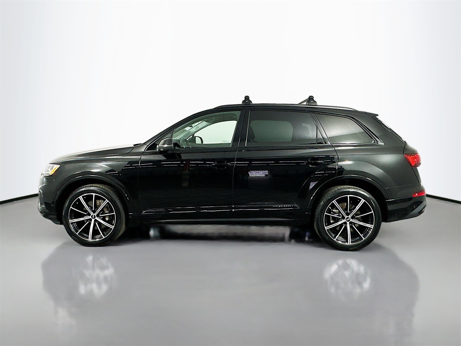 2023 Audi Q7 55 Premium Plus photo 2