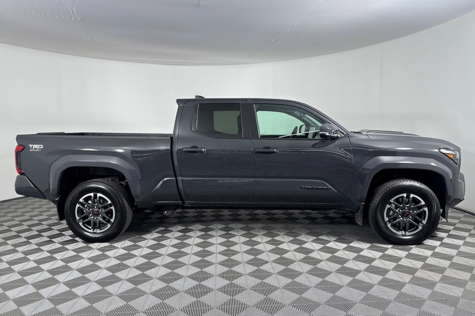 2024 Toyota Tacoma TRD Sport photo 3