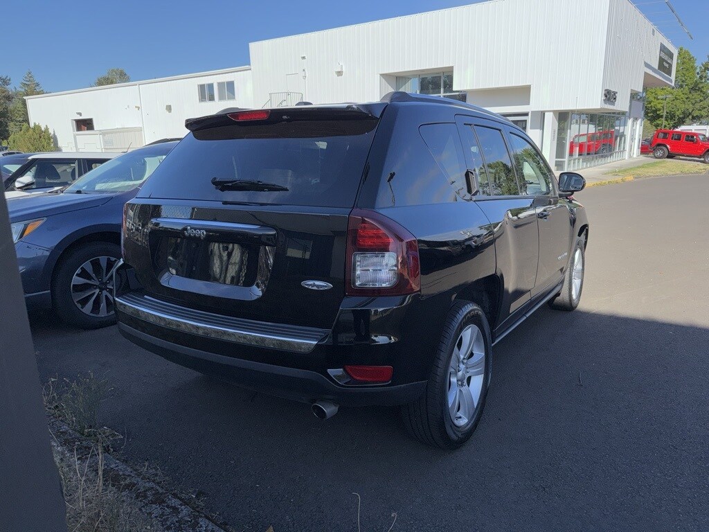 2017 Jeep Compass Latitude High Altitude photo 2