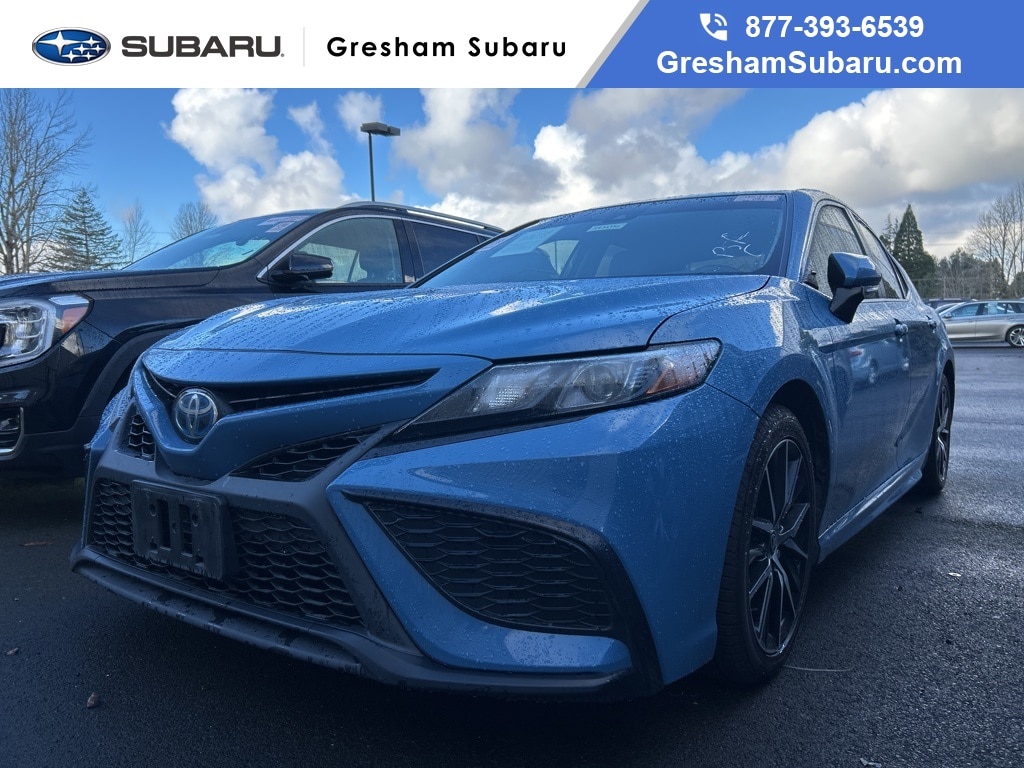 2024 Toyota Camry SE's photo