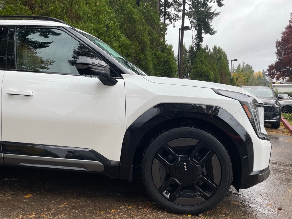 Used 2024 Kia Ev9 GT-Line with VIN KNDAEFS59R6051573 for sale in Gresham, OR