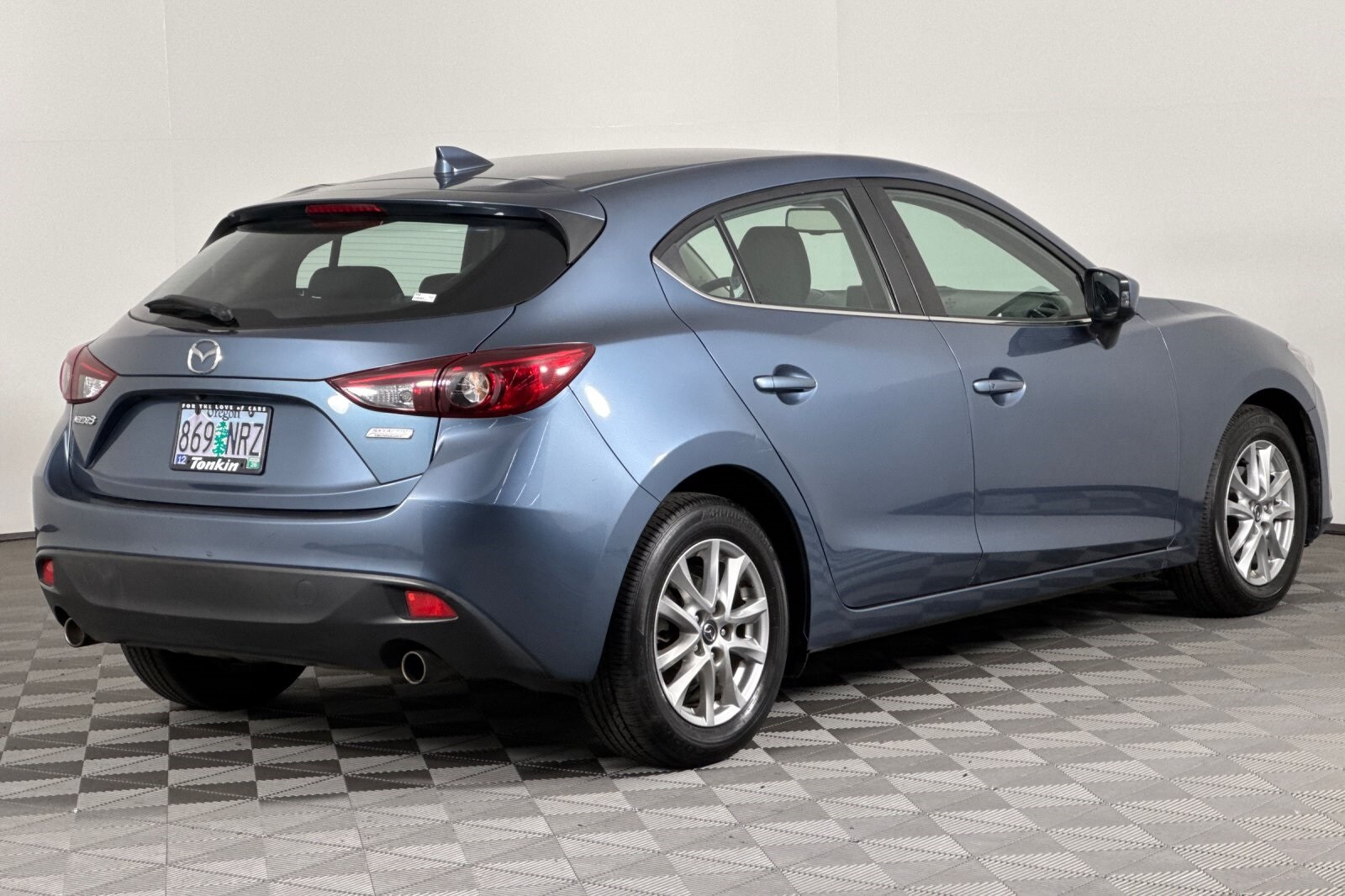 2016 Mazda Mazda3 Touring Hatchback photo 4