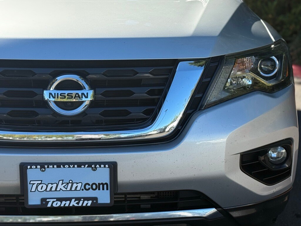 2019 Nissan Pathfinder SL photo 4