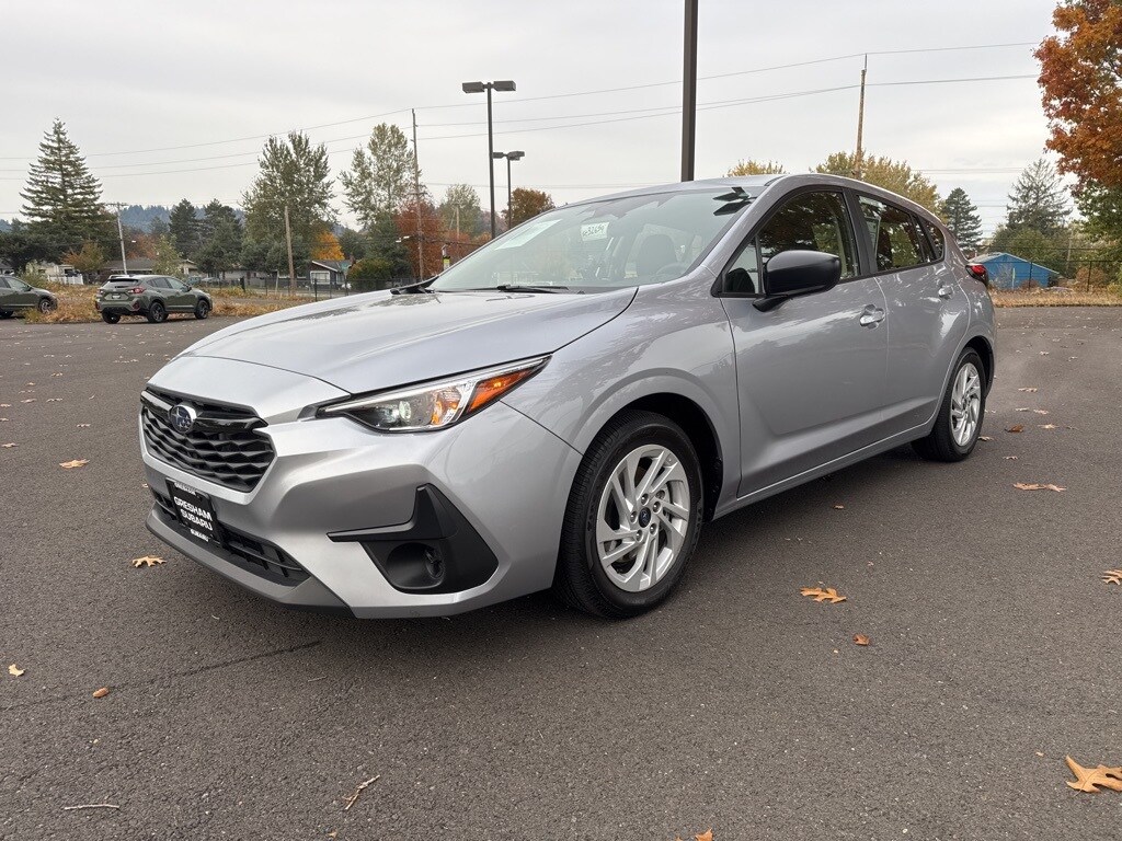 2025 Subaru Impreza Base photo 3