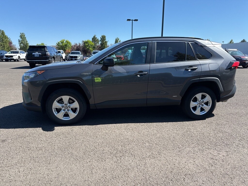 2021 Toyota RAV4 Hybrid LE photo 3