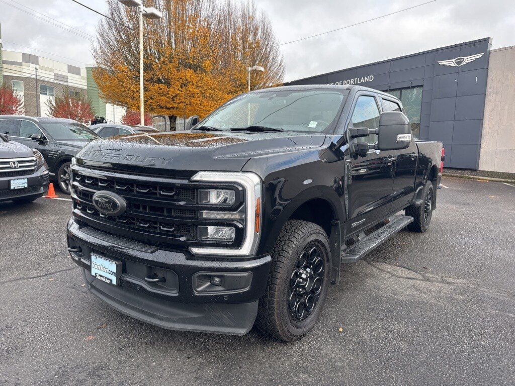 2024 Ford F-350 Lariat photo 2