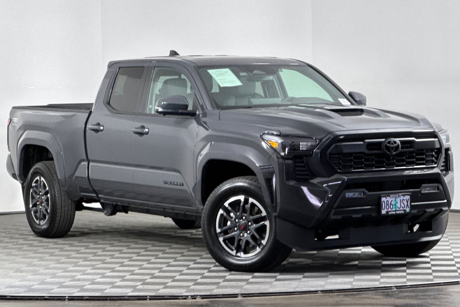 2024 Toyota Tacoma TRD Sport photo 2
