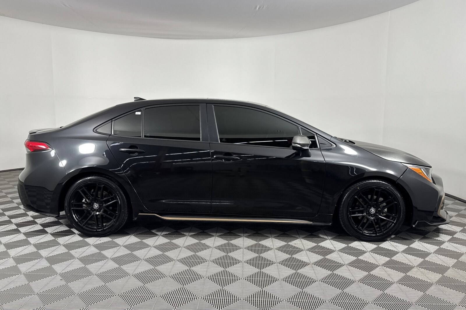 2021 Toyota Corolla XSE photo 3