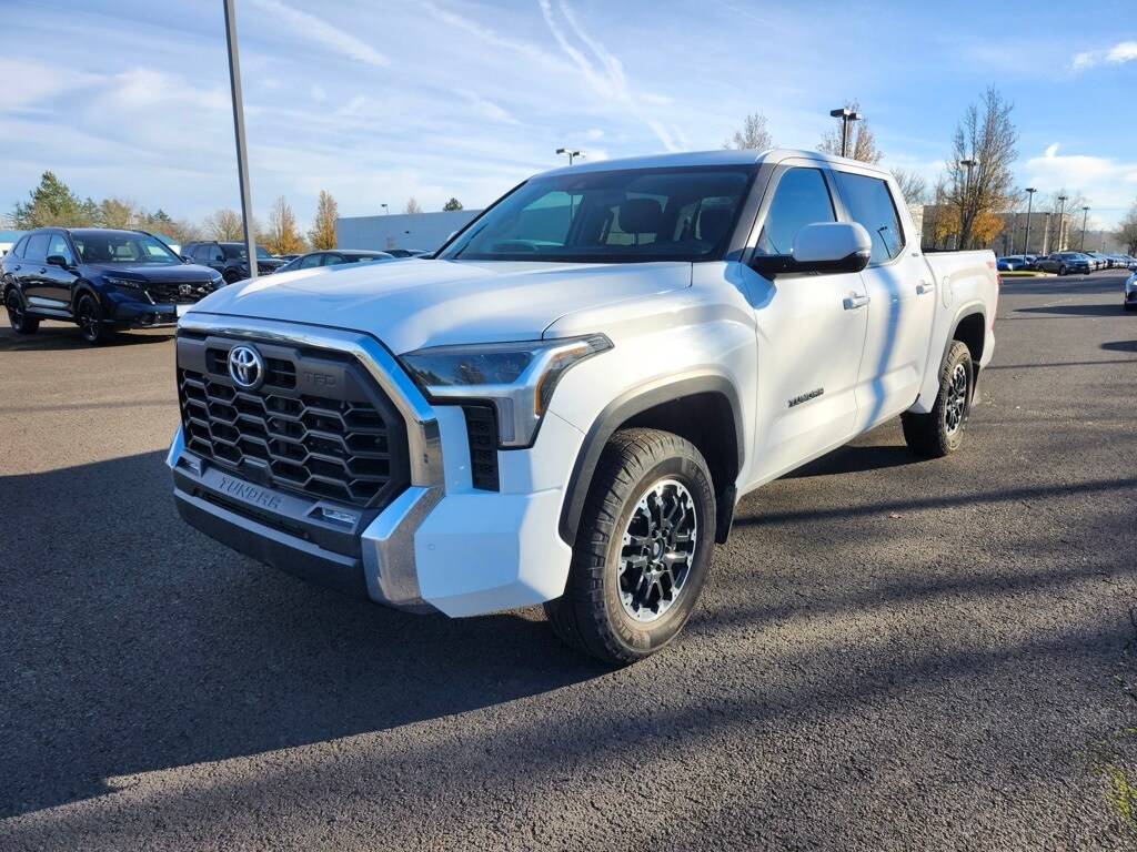 2024 Toyota Tundra SR5 photo 3