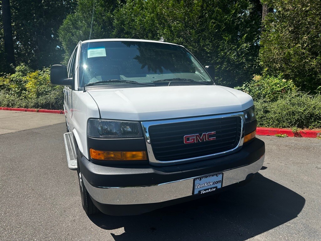 2022 Gmc Savana 2500 photo 4