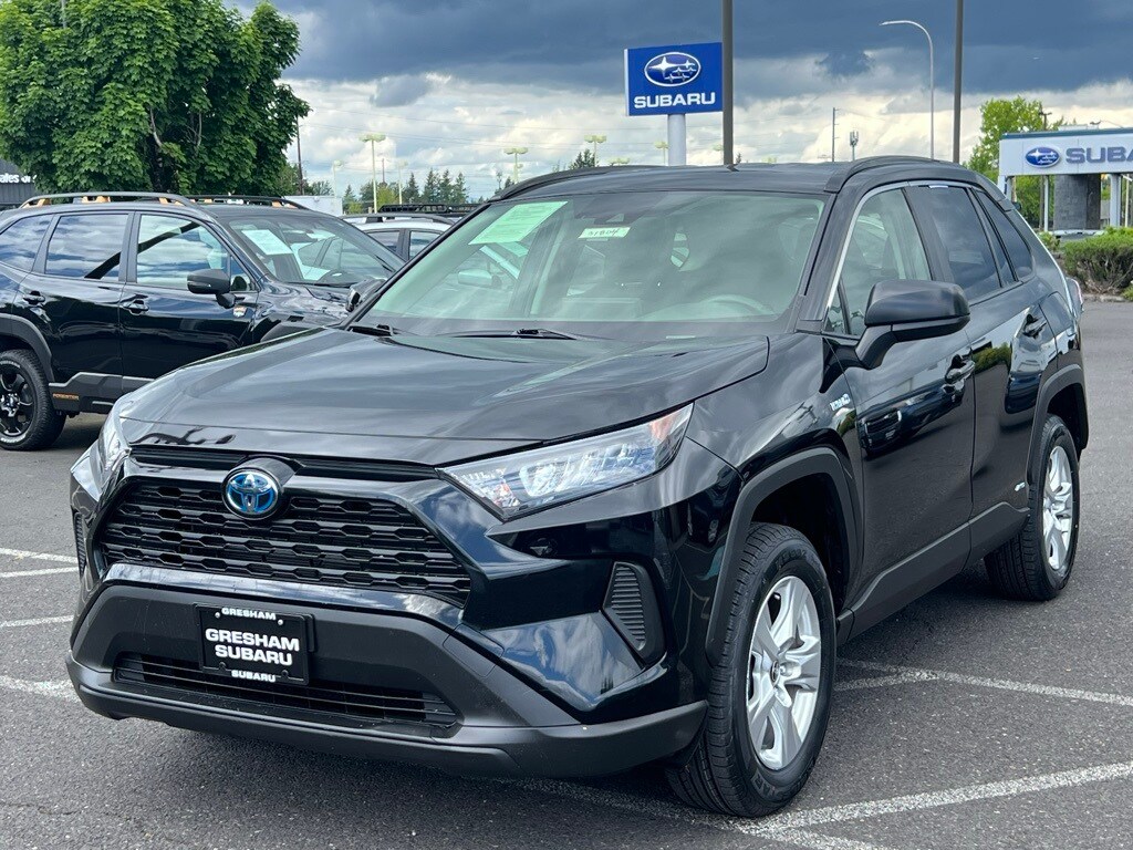 2020 Toyota RAV4 Hybrid LE photo 3