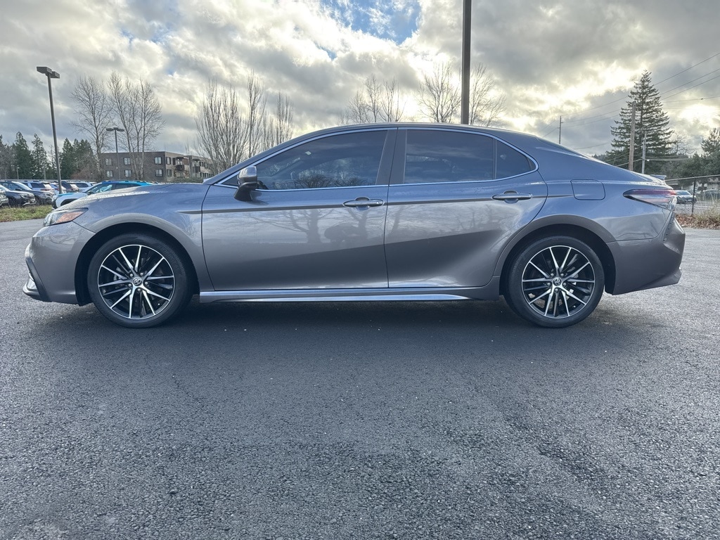 Used 2021 Toyota Camry SE Sedan