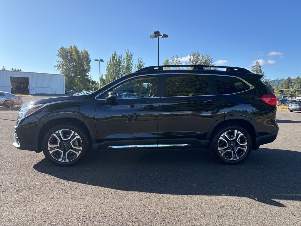 2023 Subaru Ascent Limited photo 3