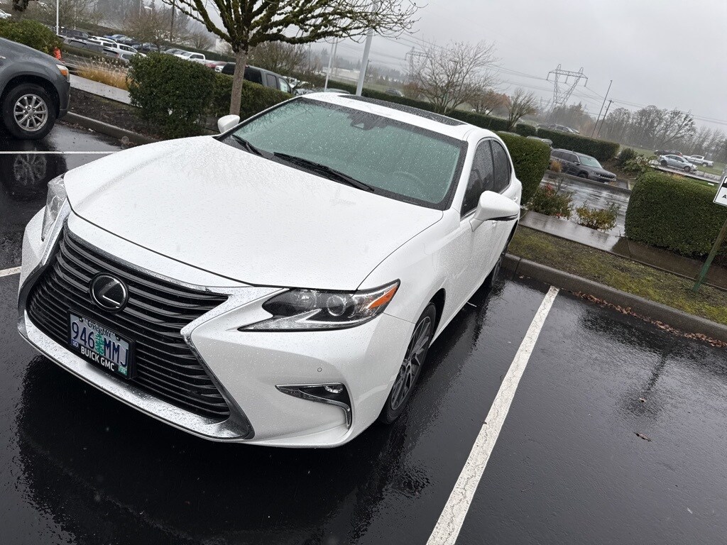 2016 Lexus ES 350 photo 3