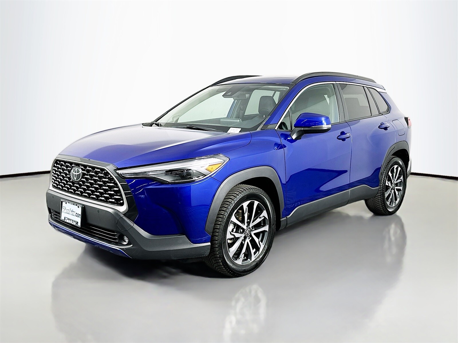 2022 Toyota Corolla Cross XLE photo 3