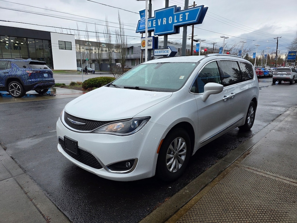 Used 2019 Chrysler Pacifica Touring L Van Passenger Van