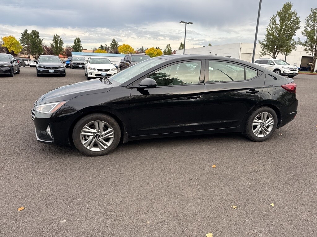 2020 Hyundai Elantra SEL photo 4