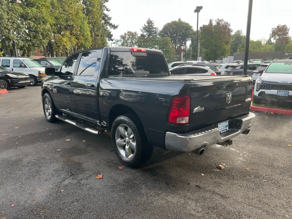 2015 Ram 1500 SLT photo 4