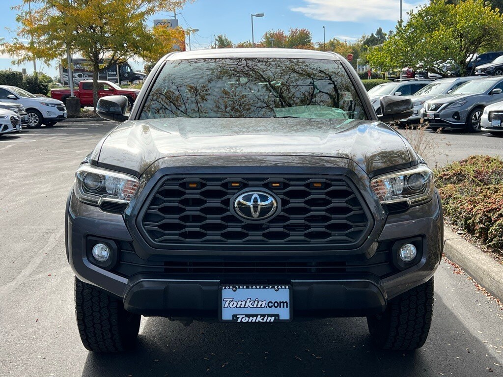 2020 Toyota Tacoma TRD Off-Road photo 2