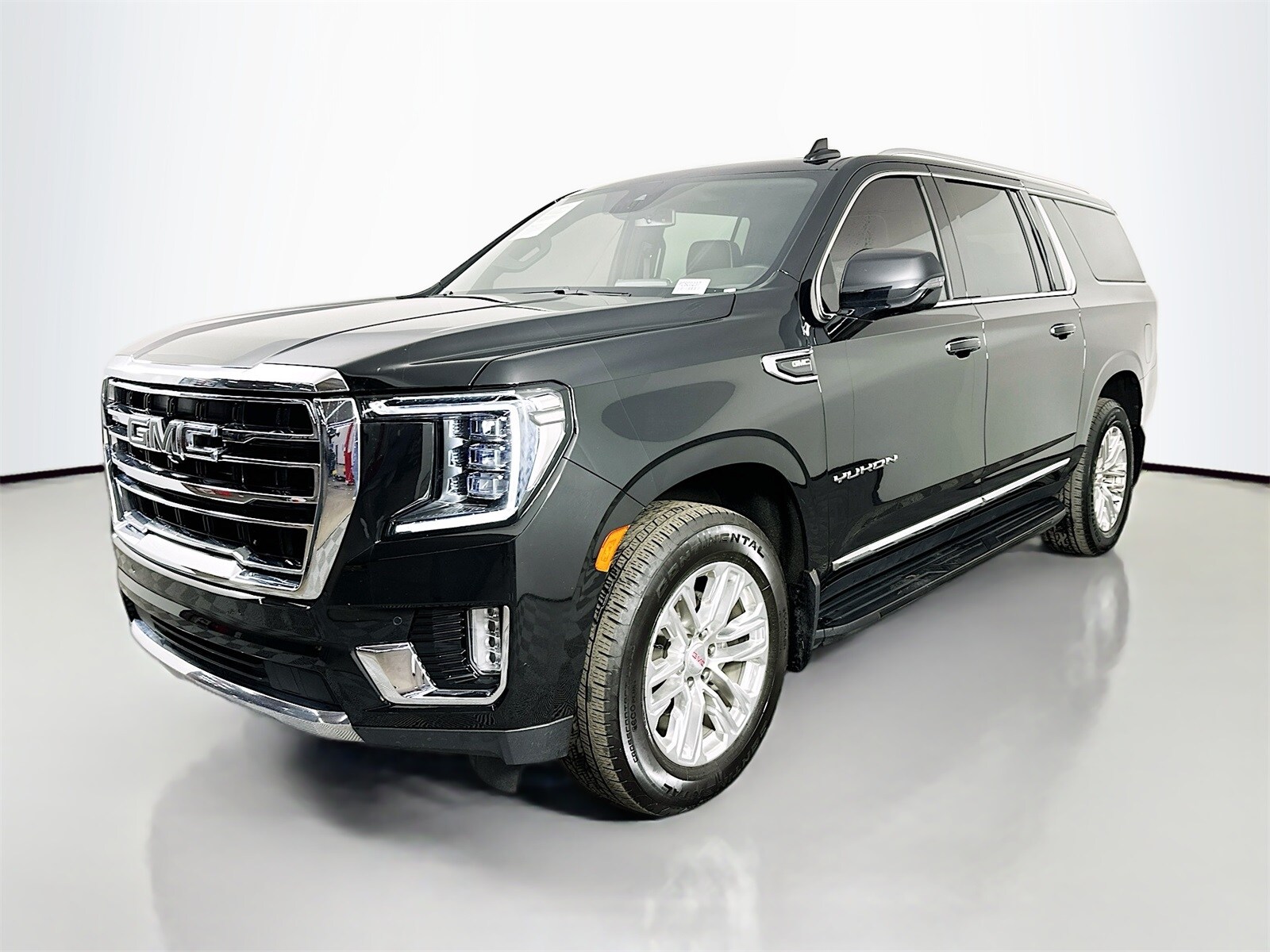 2023 Gmc Yukon XL SLT photo 3