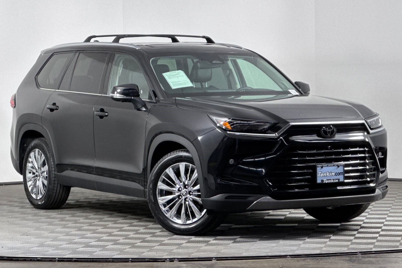 2024 Toyota Grand Highlander Platinum photo 2