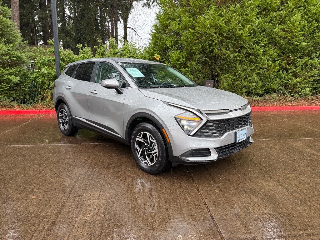 2024 Kia Sportage LX photo 2