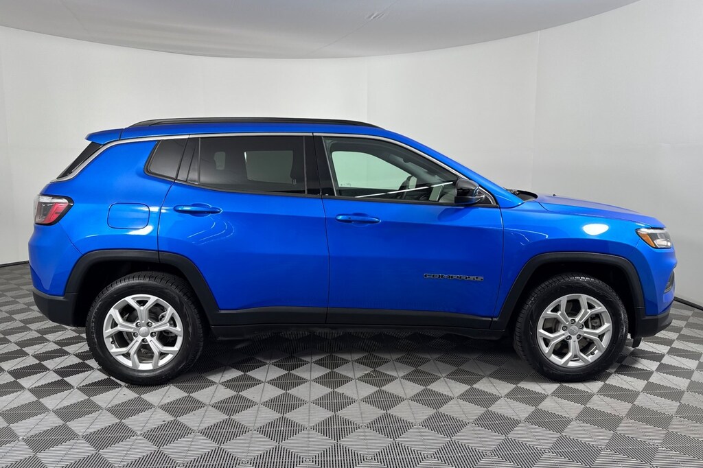 Used 2024 Jeep Compass Latitude SUV