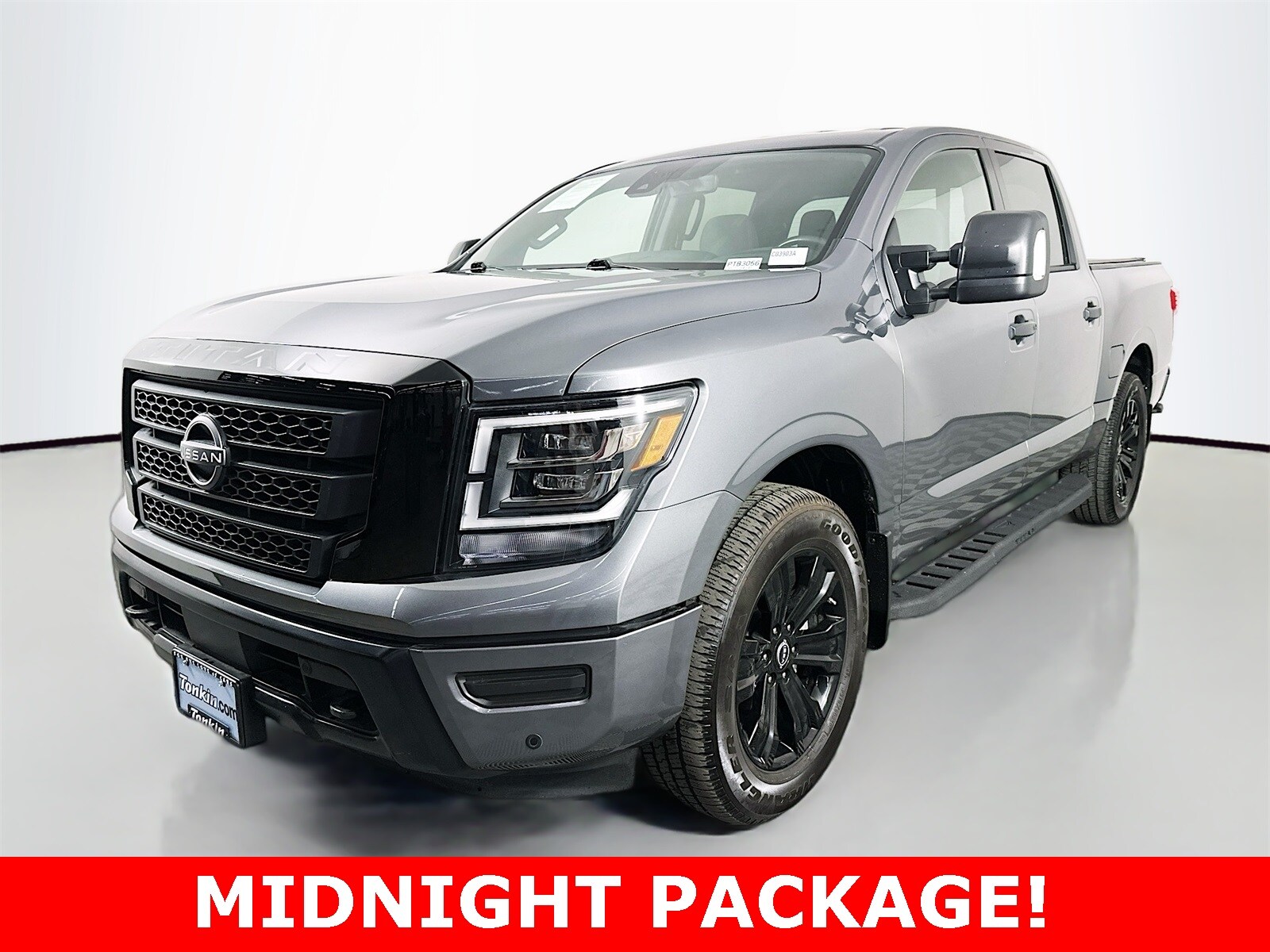 2024 Nissan Titan SV photo 3