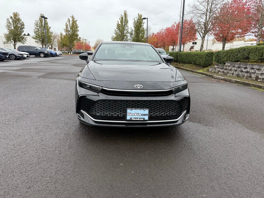 2024 Toyota Crown XLE photo 2