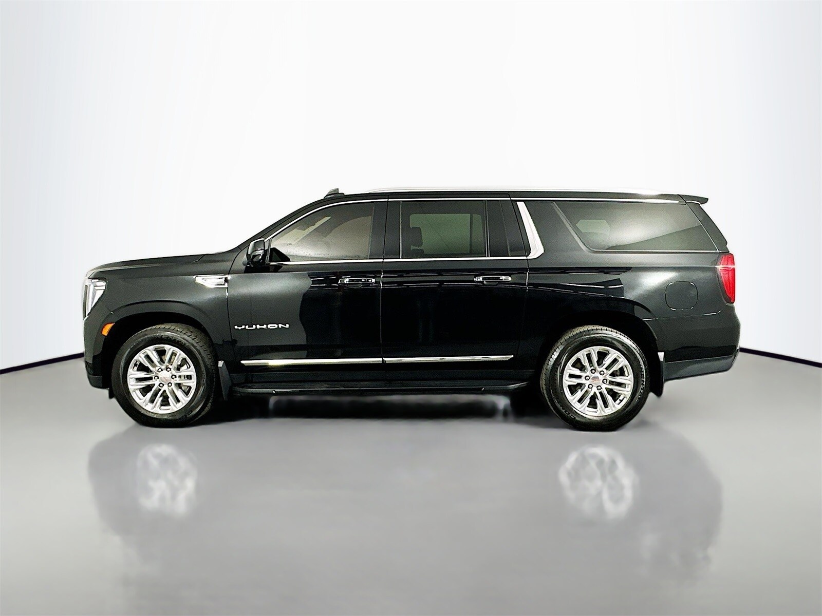 2023 Gmc Yukon XL SLT photo 4