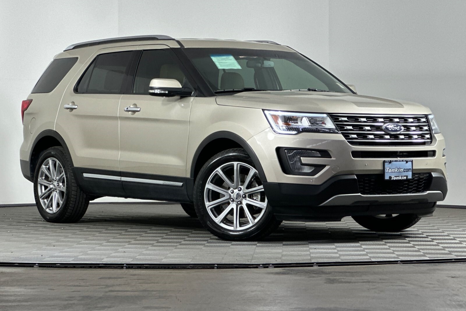2017 Ford Explorer Limited photo 2