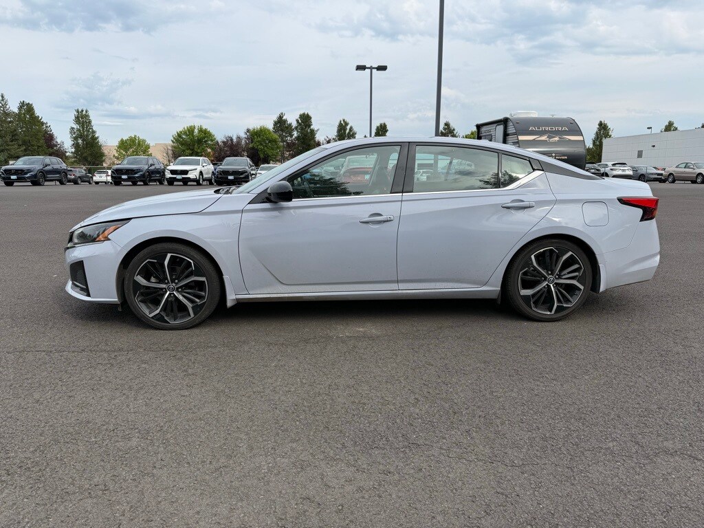 2024 Nissan Altima 2.5 SR photo 3