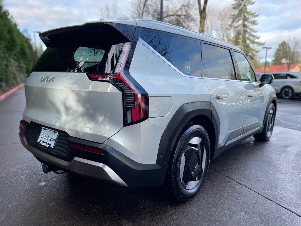 2026 Kia EV9 Wind photo 4