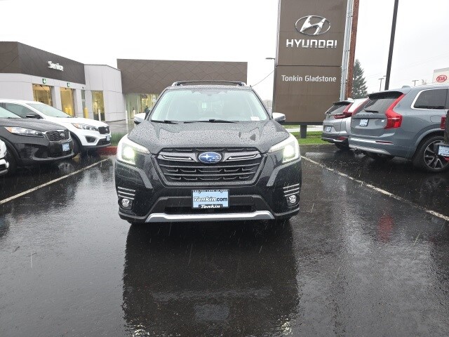 2023 Subaru Forester Touring photo 2