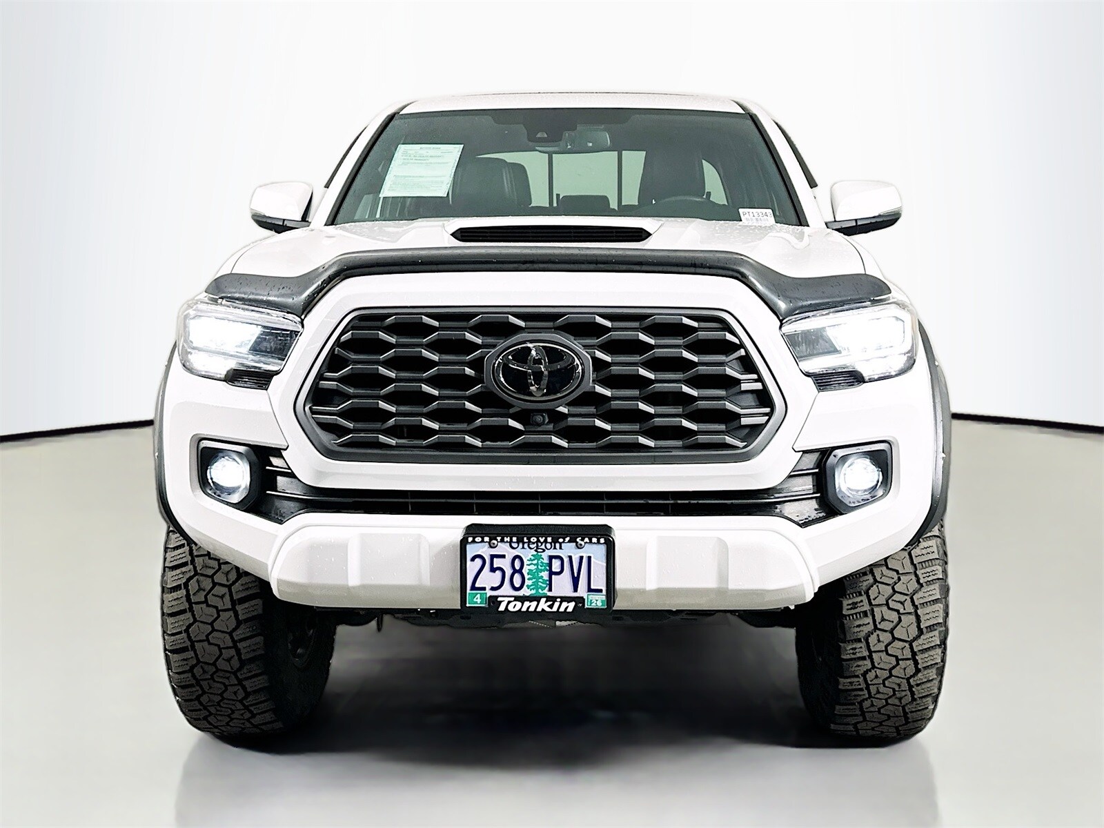 2021 Toyota Tacoma TRD Sport photo 2