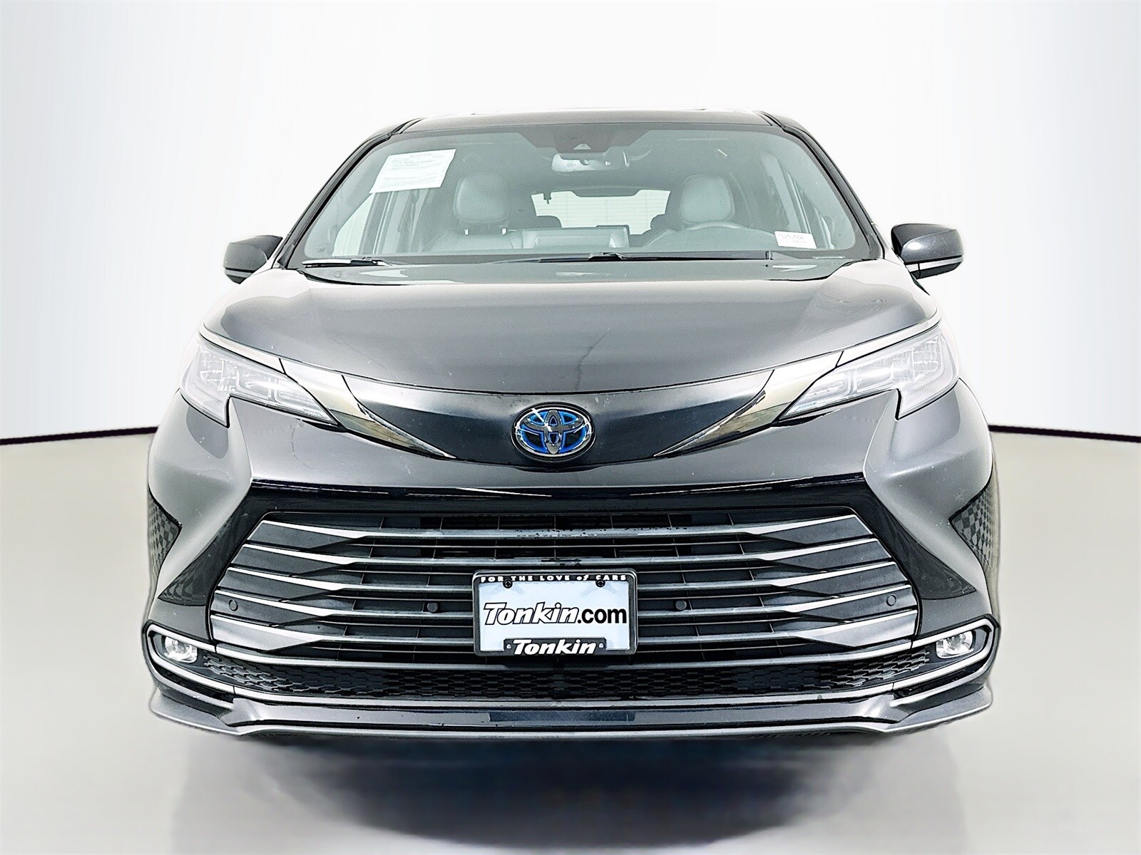 2022 Toyota Sienna XLE Woodland Edition photo 2