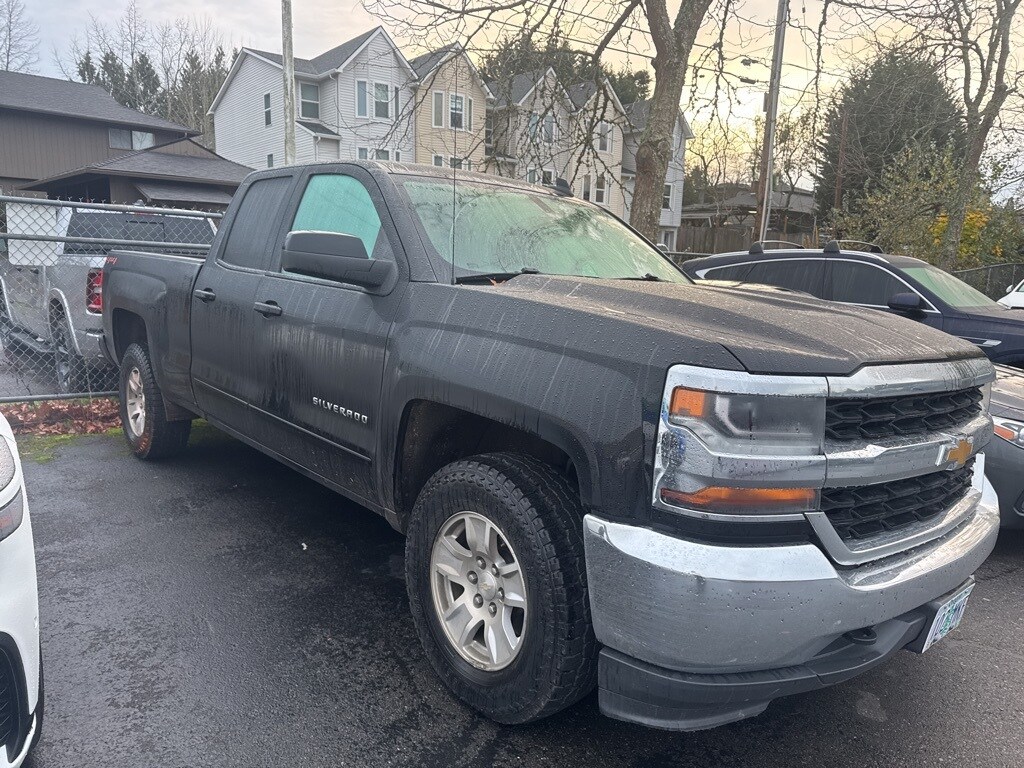 2019 Chevrolet Silverado 1500 LT photo 3