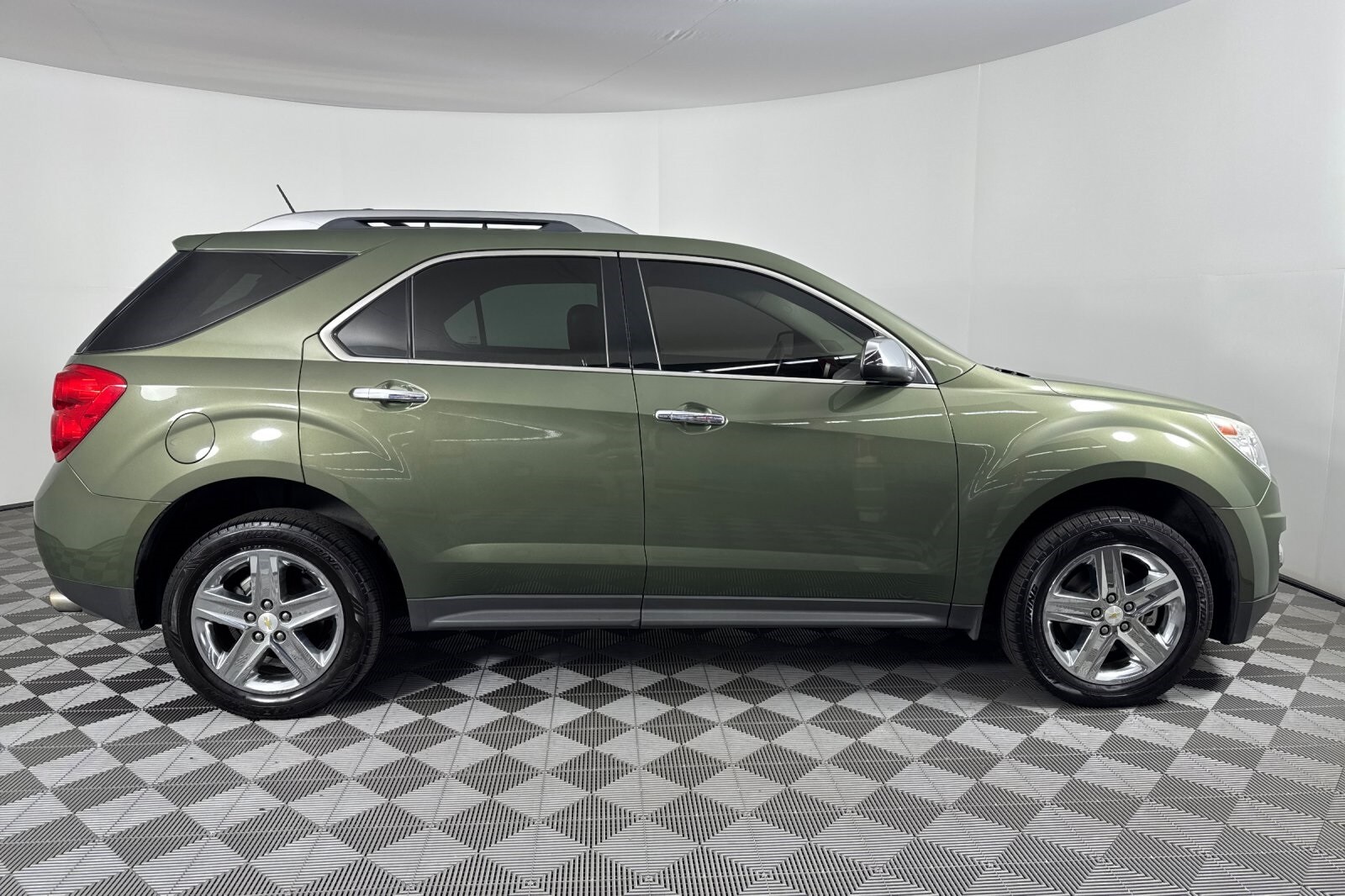 2015 Chevrolet Equinox LTZ photo 3
