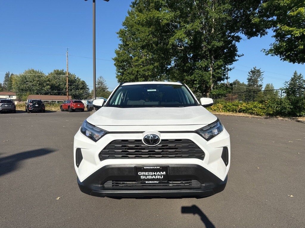 2023 Toyota RAV4 XLE photo 2