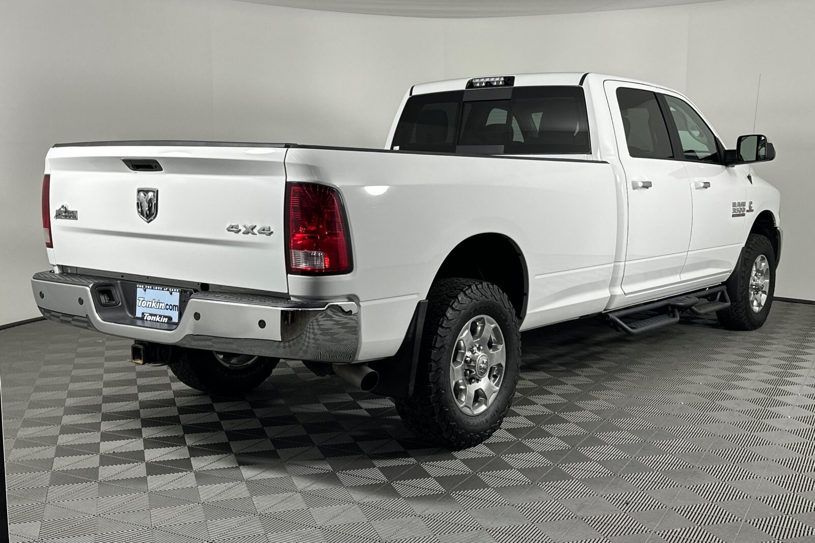 2018 Ram 3500 SLT photo 4