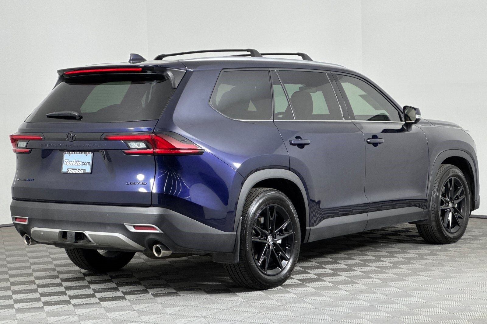 2025 Toyota Highlander Hybrid Limited photo 4