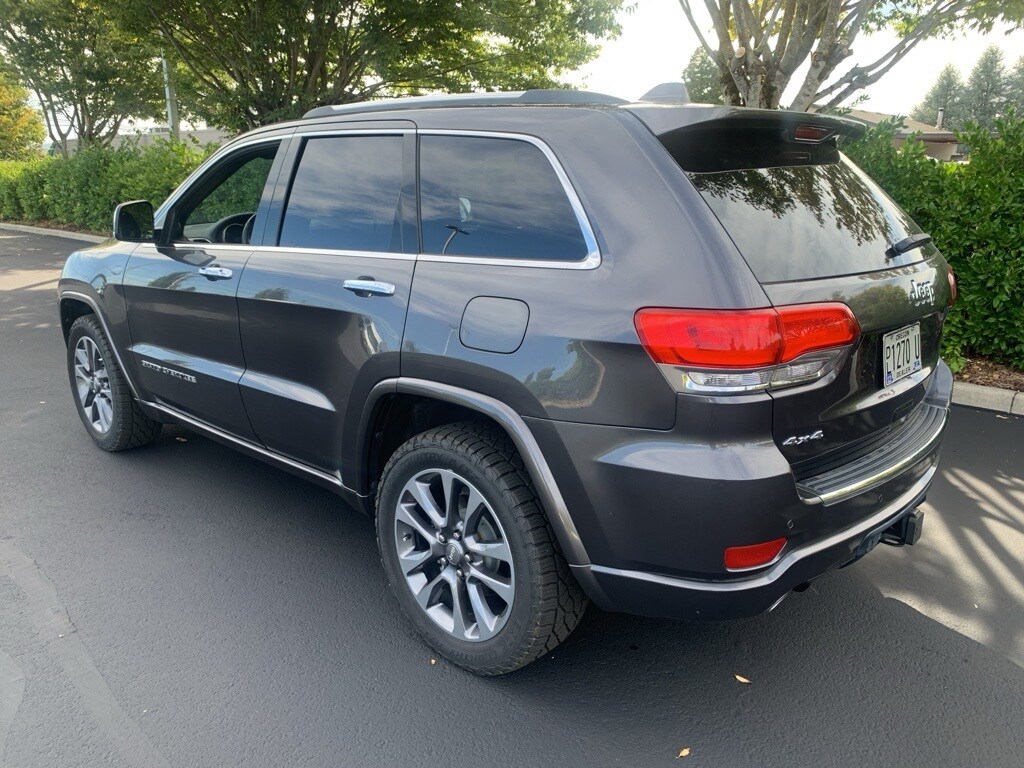 2017 Jeep Grand Cherokee Overland photo 2