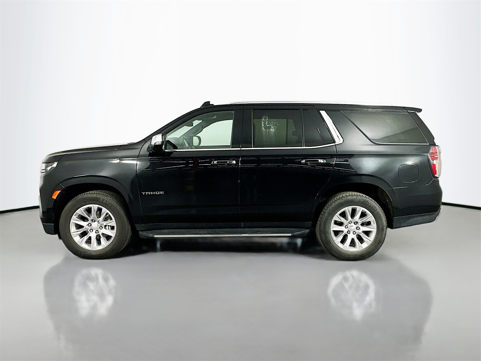 2024 Chevrolet Tahoe Premier photo 4