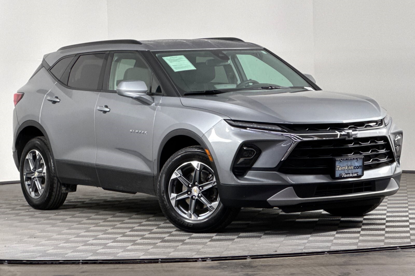 2024 Chevrolet Blazer 2LT photo 2
