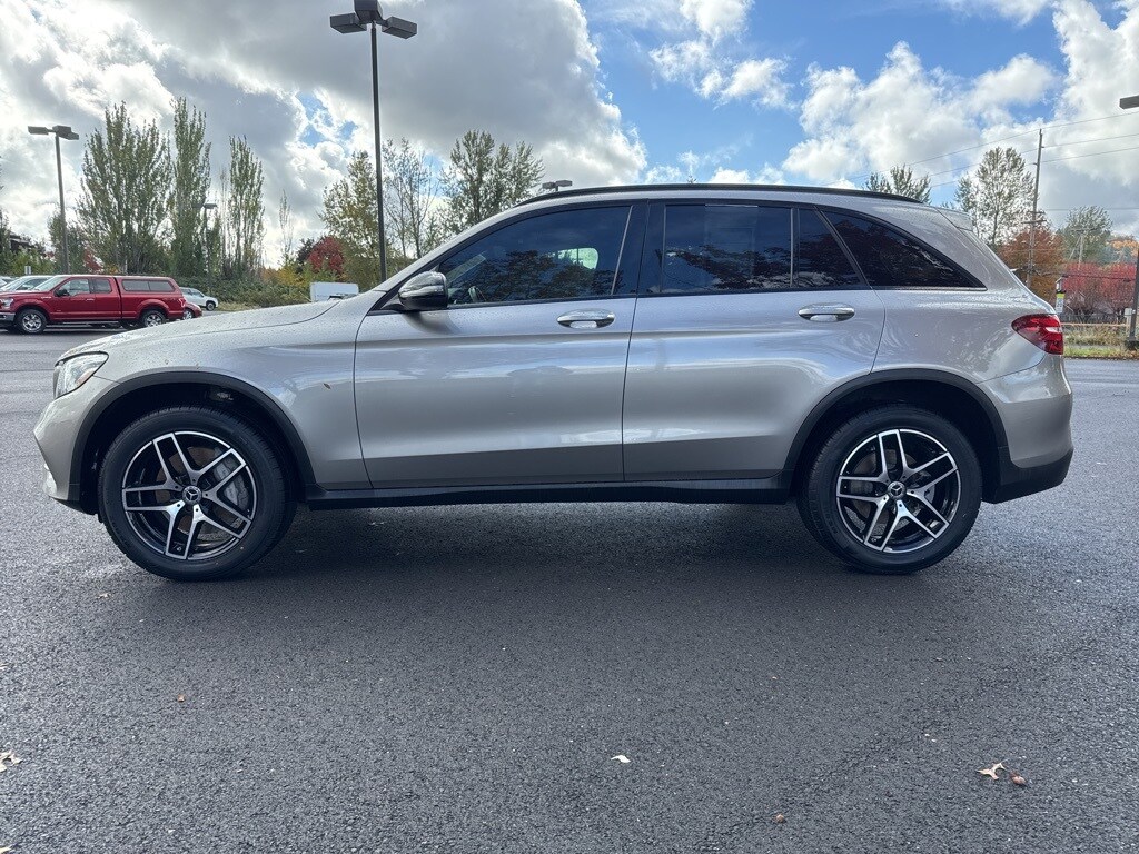 2019 Mercedes Benz GLC 300 4MATIC photo 4