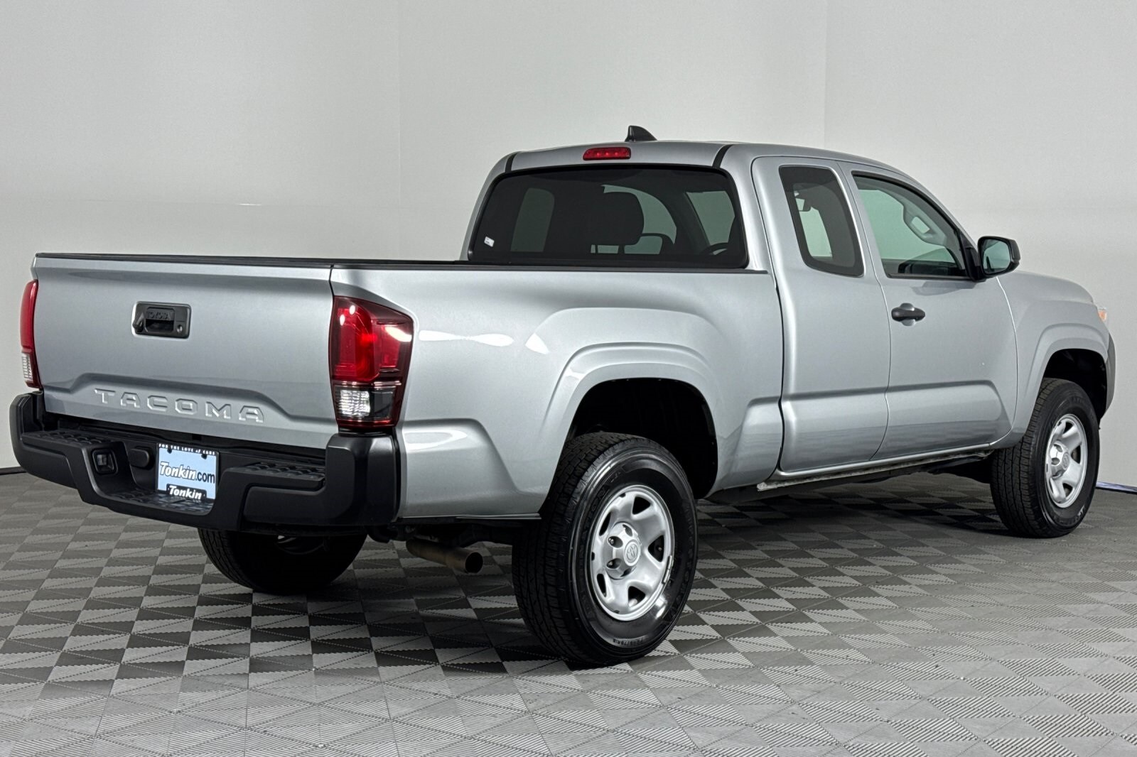 2023 Toyota Tacoma SR photo 4