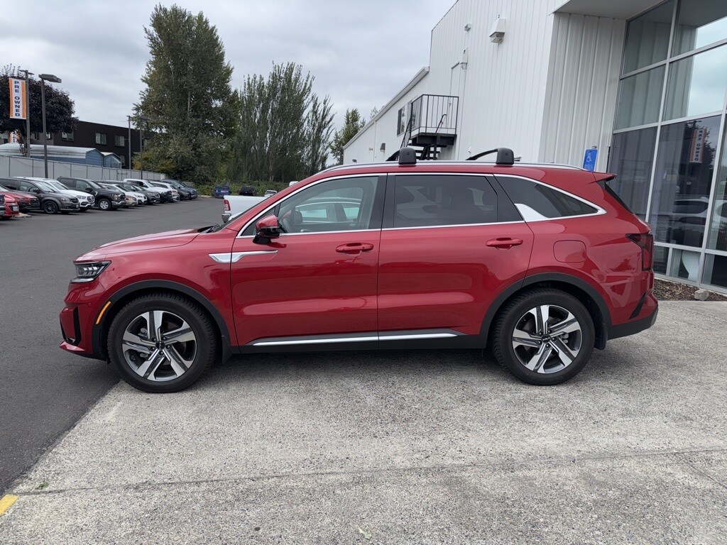 2022 Kia Sorento Plug-In Hybrid SX photo 2