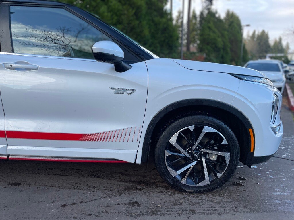 2024 Mitsubishi Outlander PHEV SE Ralliart photo 2