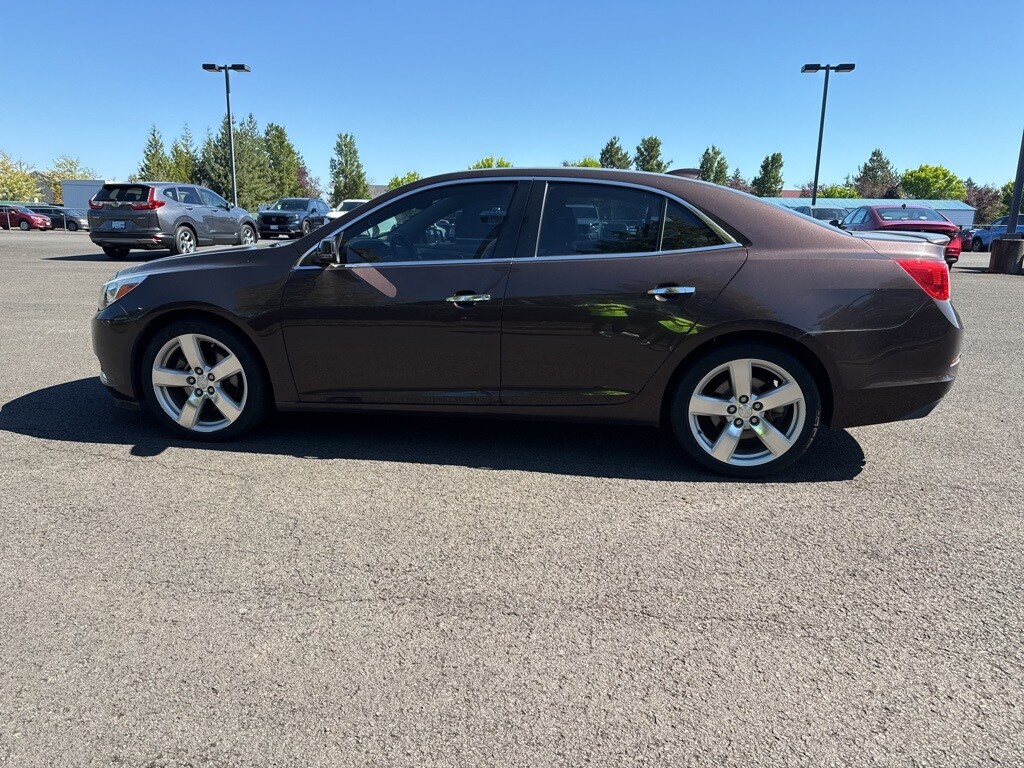 2015 Chevrolet Malibu LTZ photo 3