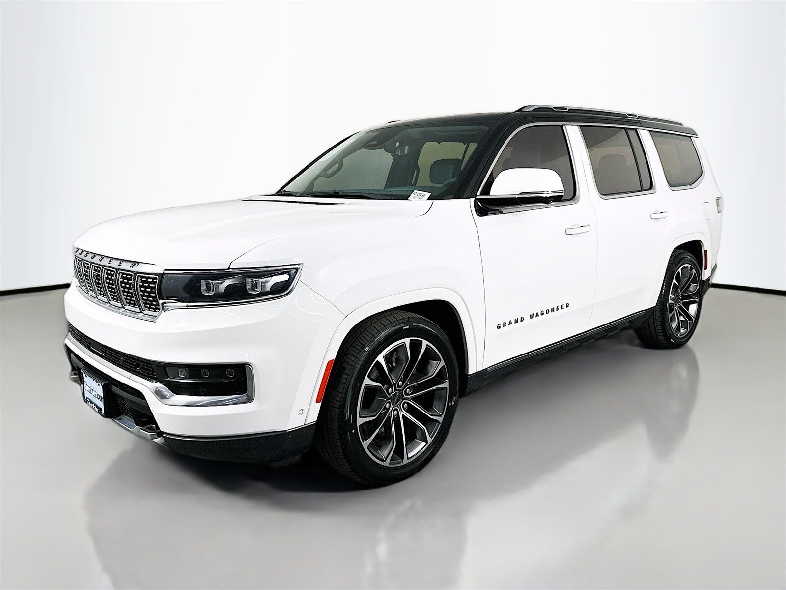 2022 Jeep Grand Wagoneer III photo 2